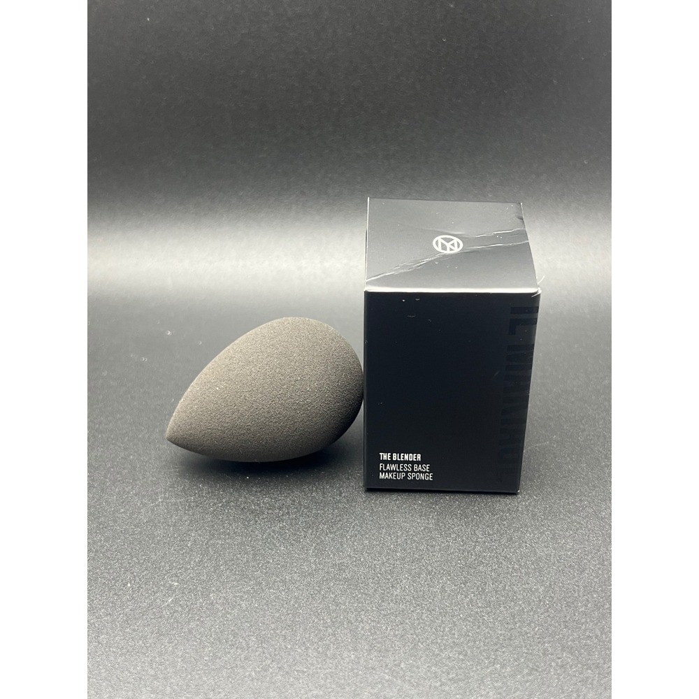 IL MAKIAGE The Blender Flawless Base Makeup Sponge Black New in Box